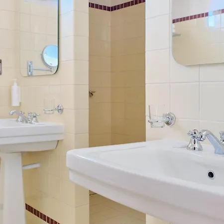 Hotel Le Provencal - Renove En 2025 - Bord De 4*