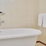 Le Provencal - Renove En 2025 - Bord De Hotel Hyères