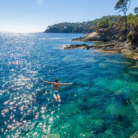 Le Provencal - Renove En 2025 - Bord De Hotell
