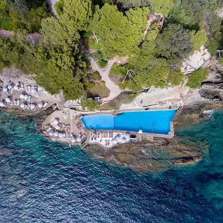 Hotel Le Provencal Renove En 2025 - Bord De Mer 3*