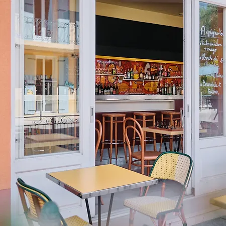 Hôtel Le Provençal - Rénové en 2025 - Bord de Mer Hotel