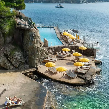 Hôtel Le Provençal - Rénové en 2025 - Bord de Mer 4* Hyères