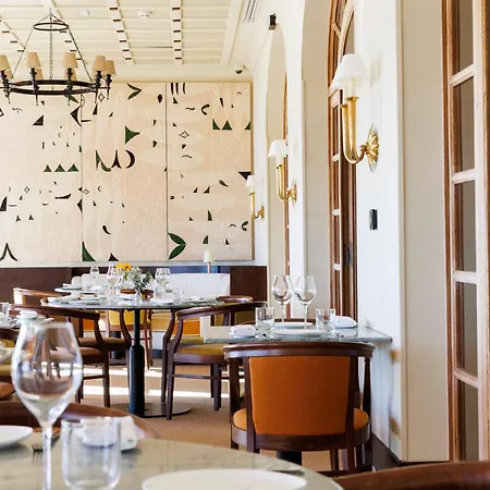 Hôtel Le Provençal - Rénové en 2025 - Bord de Mer Hyères