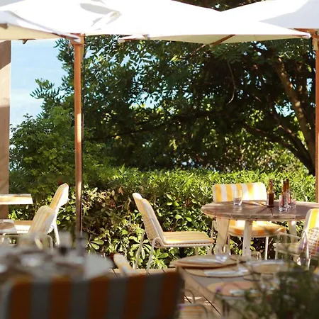 Hôtel Le Provençal - Rénové en 2025 - Bord de Mer Hyères