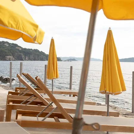 Hôtel Le Provençal - Rénové en 2025 - Bord de Mer Hotel