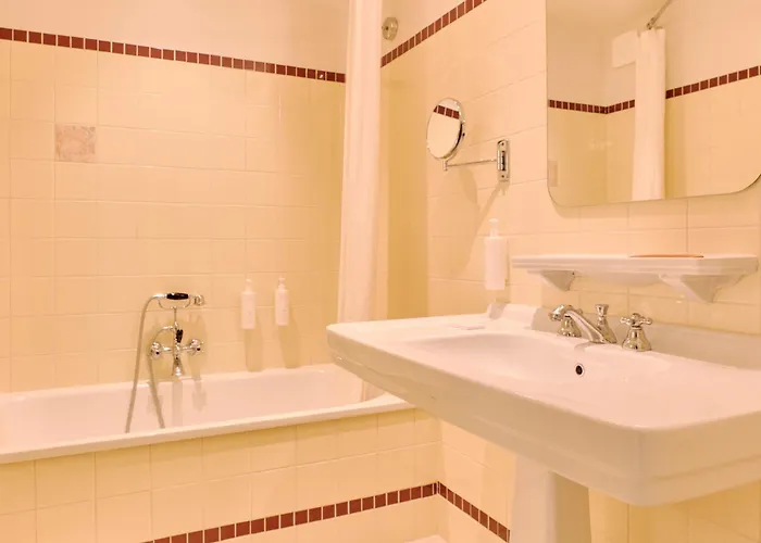 Le Provencal - Renove En 2025 - Bord De Hotel