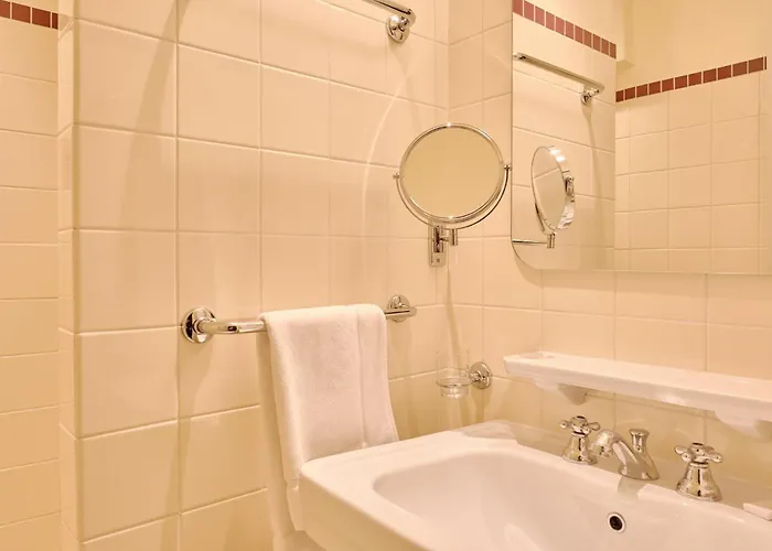 Le Provencal - Renove En 2025 - Bord De Hyeres