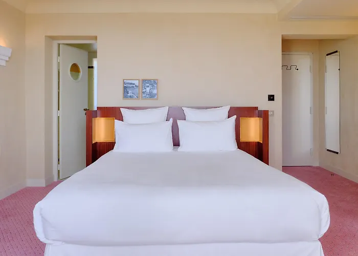 Le Provencal - Renove En 2025 - Bord De