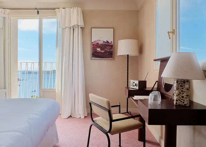 Le Provencal - Renove En 2025 - Bord De Hotel Hyeres